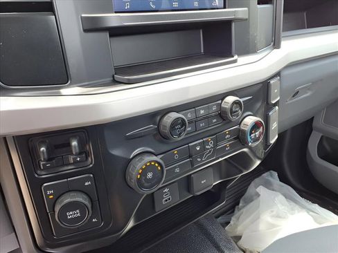 Used 2024 Ford F550 4x4 Regular Cab Super Duty image 6