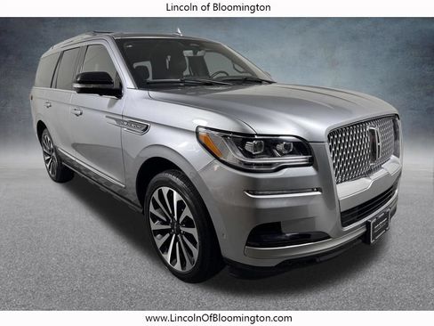 Used 2023 Lincoln Navigator Reserve AWD/4WD image 8