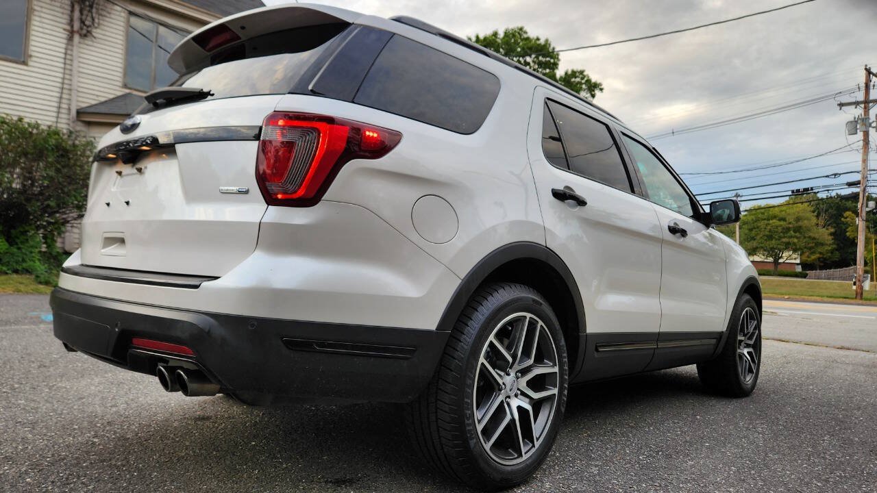 Used 2018 Ford Explorer Sport w/ Equipment Group 401A AWD/4WD image 17