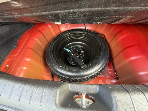 Used 2017 Hyundai Elantra Limited w/ Limited Tech Package 04 FWD image 14