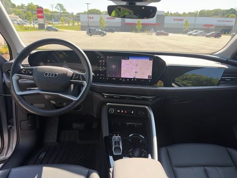 Used 2025 Audi Q5 Premium w/ Convenience Package AWD/4WD image 10