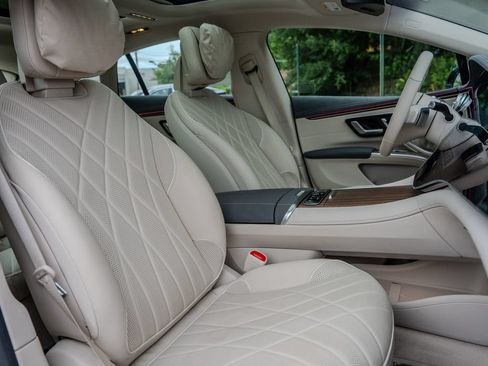 Used 2023 Mercedes-Benz EQS 580 4MATIC Sedan image 24