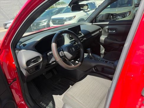 Used 2023 Honda HR-V Sport image 9