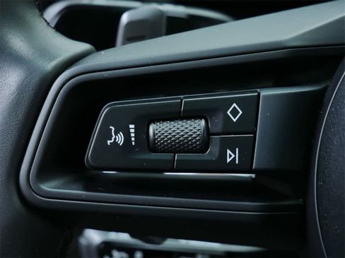 Used 2025 Porsche Cayenne image 20