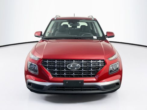 Used 2025 Hyundai Venue SEL FWD image 2
