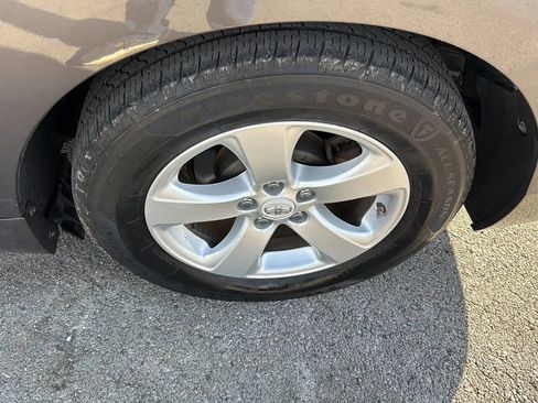 Used 2012 Toyota Sienna LE image 19