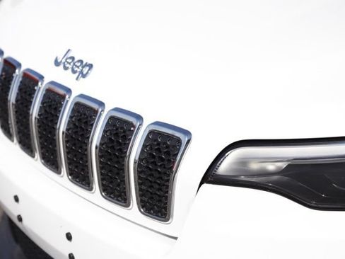 Used 2019 Jeep Cherokee Sport FWD image 12