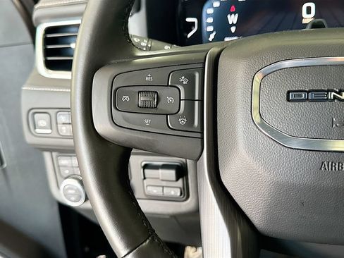 Used 2023 GMC Yukon Denali Ultimate AWD/4WD image 12