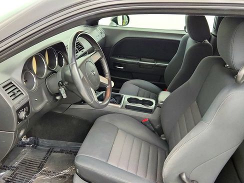 Used 2010 Dodge Challenger R/T RWD image 17