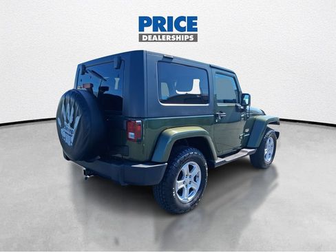 Used 2007 Jeep Wrangler Sahara w/ Dual Top Group AWD/4WD image 6