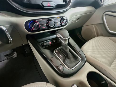 Used 2020 Kia Soul LX FWD image 23