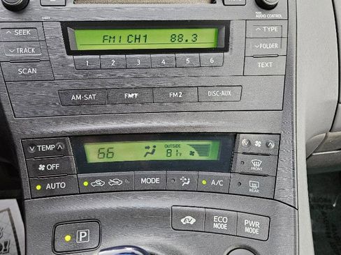 Used 2010 Toyota Prius Two image 22