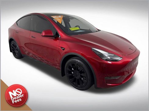 Used 2024 Tesla Model Y Long Range AWD/4WD image 1