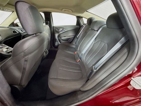 Used 2016 Chrysler 200 Limited w/ Convenience Group FWD image 11