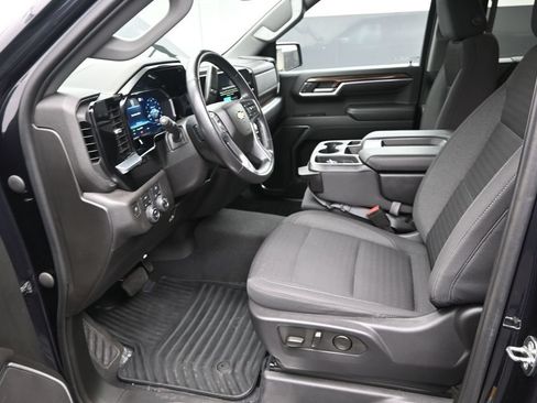 Used 2022 Chevrolet Silverado 1500 LT AWD/4WD image 19
