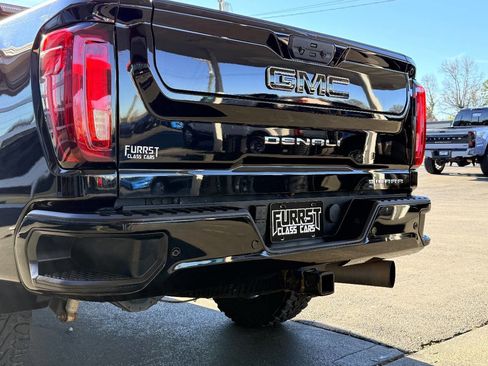 Used 2021 GMC Sierra 2500 Denali w/ Denali Black Diamond Edition image 8