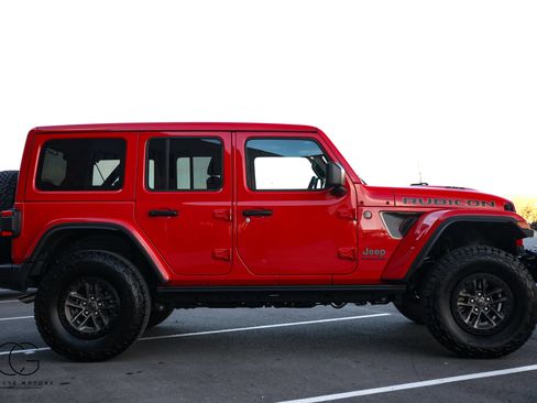 Used 2025 Jeep Wrangler Unlimited Rubicon 392 image 19