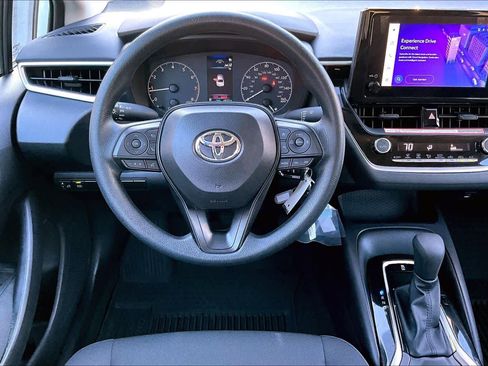 Certified 2025 Toyota Corolla LE image 6