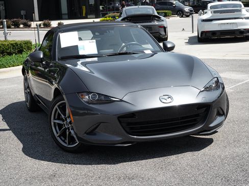 Used 2016 MAZDA MX-5 Miata Grand Touring RWD image 2