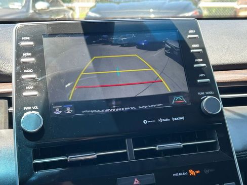 Used 2022 Toyota Avalon XLE FWD image 29