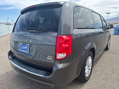 Used 2019 Dodge Grand Caravan SXT FWD image 5