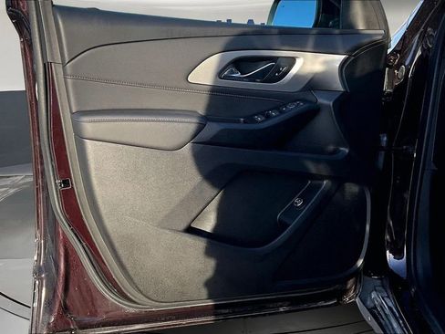 Used 2023 Chevrolet Traverse LT image 22