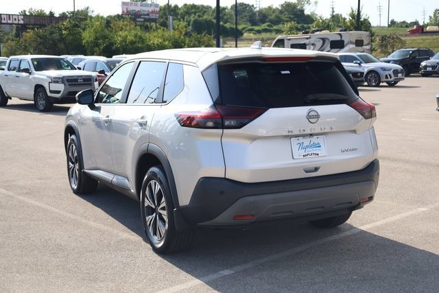 Used 2023 Nissan Rogue SV AWD/4WD image 6