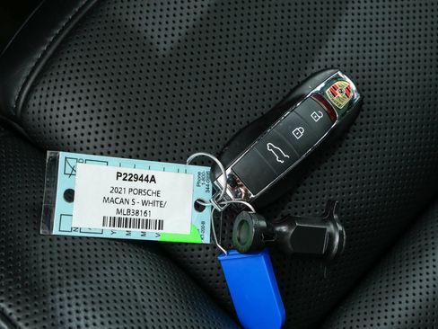 Certified 2021 Porsche Macan S AWD/4WD image 41