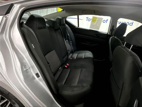 Used 2024 Nissan Altima 2.5 SV image 16