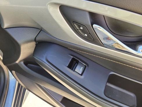 Used 2020 Chevrolet Traverse LS image 8