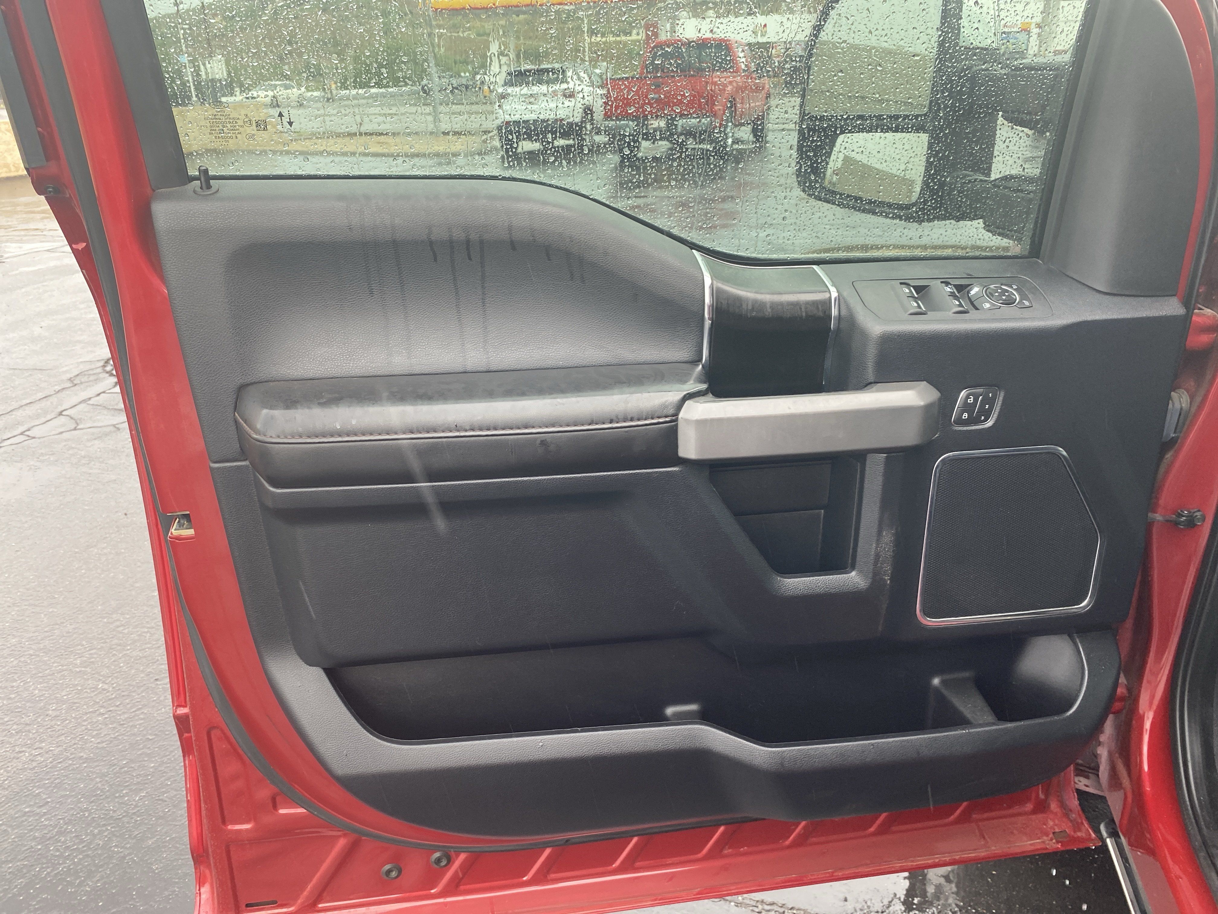 Used 2020 Ford F150 Platinum w/ Equipment Group 701A Luxury AWD/4WD image 4