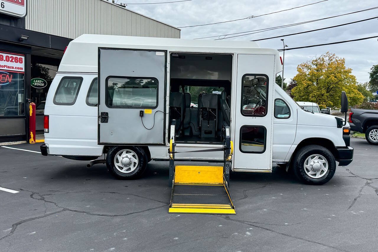 Used 2014 Ford E-350 and Econoline 350 Extended Super Duty w/ Power Group RWD image 4