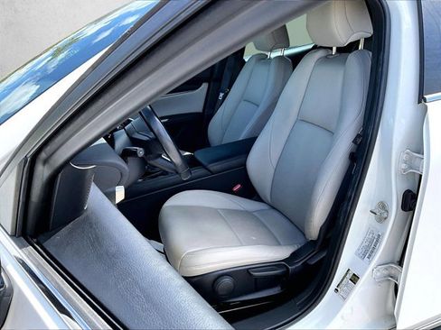 Used 2019 MAZDA MAZDA3 Hatchback image 24