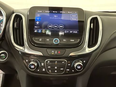 Used 2023 Chevrolet Equinox Premier AWD/4WD image 23
