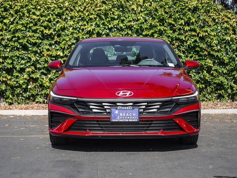 Used 2024 Hyundai Elantra SEL FWD image 2