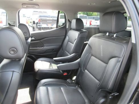 Used 2021 GMC Acadia SLT w/ Preferred Package FWD image 21