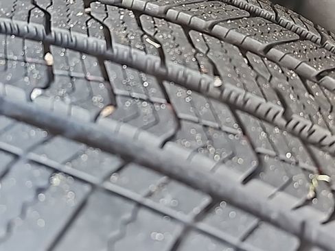 Used 2024 Volkswagen Atlas SEL Premium R-Line image 7