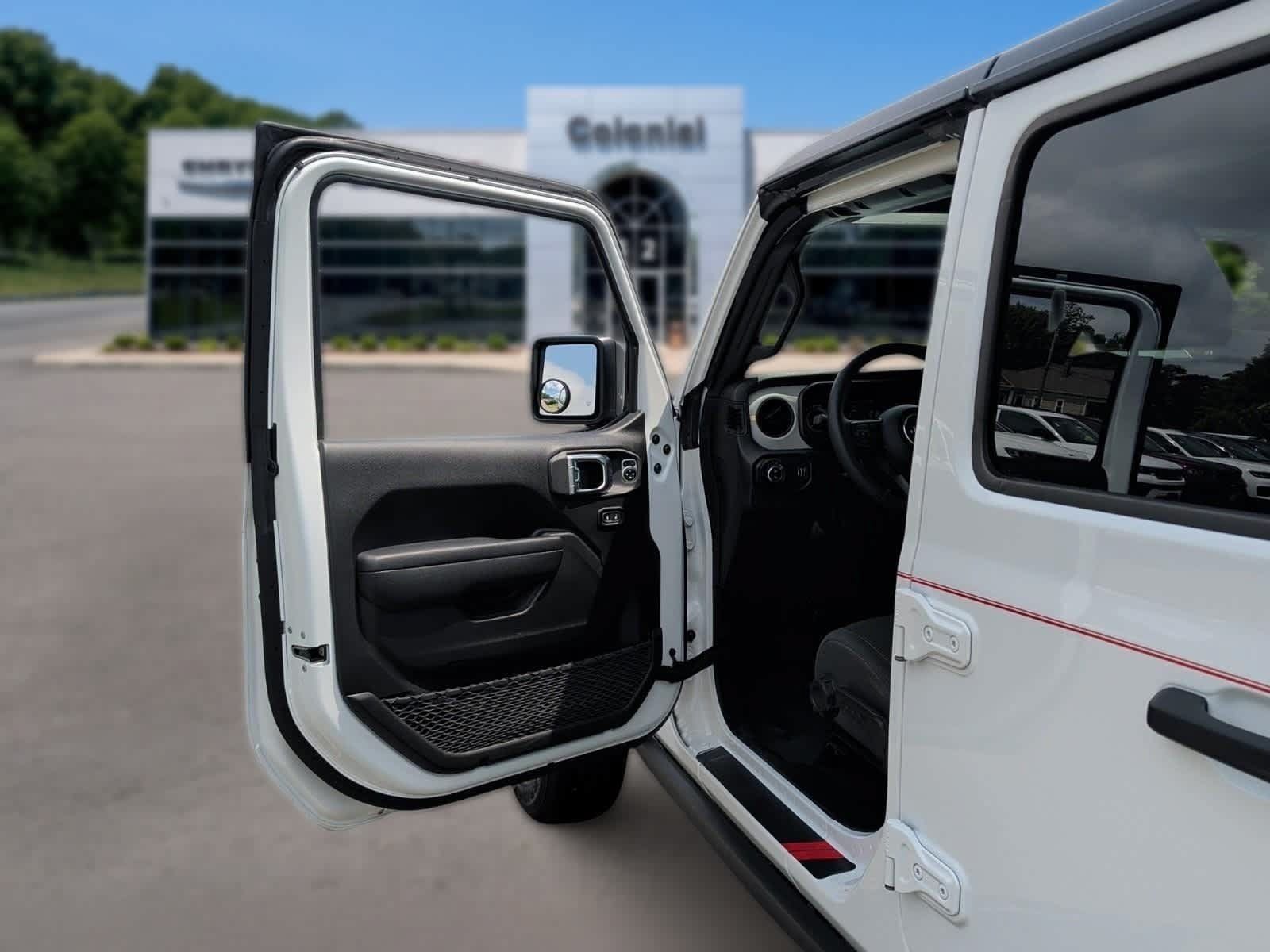 Used 2024 Jeep Gladiator Sport AWD/4WD image 12
