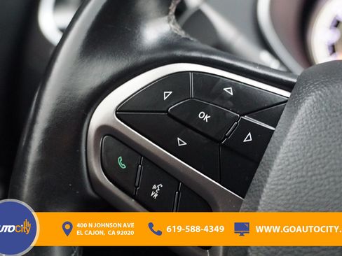 Used 2019 Jeep Cherokee Limited AWD/4WD image 20