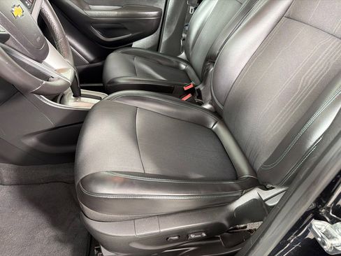 Used 2015 Chevrolet Trax LT w/ LT Plus Package FWD image 11