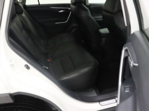 Used 2021 Toyota RAV4 XLE FWD image 33