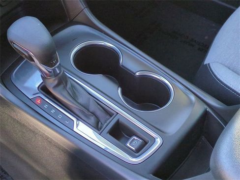 Used 2022 Chevrolet Equinox LS image 16