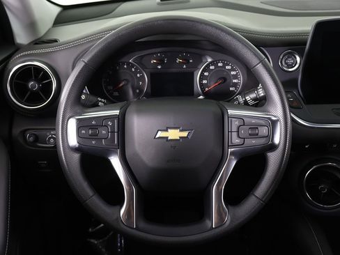 Used 2025 Chevrolet Blazer LT AWD/4WD image 35