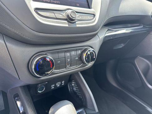 Used 2023 Chevrolet TrailBlazer LS FWD image 30