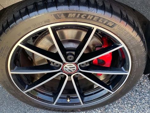 Used 2021 Volkswagen GTI Autobahn image 27