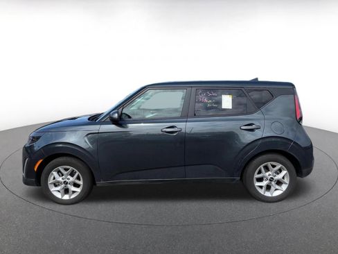 Used 2025 Kia Soul LX w/ LX Technology Package FWD image 4