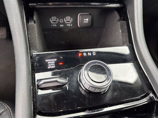 Used 2023 Jeep Grand Cherokee L Limited w/ Black Appearance Package AWD/4WD image 18