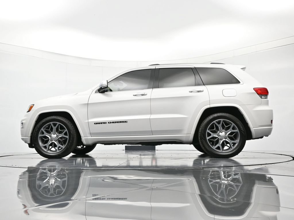 Used 2020 Jeep Grand Cherokee Overland w/ Interior Metal Package AWD/4WD image 43