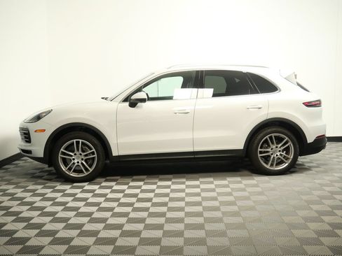 Used 2023 Porsche Cayenne AWD/4WD image 5