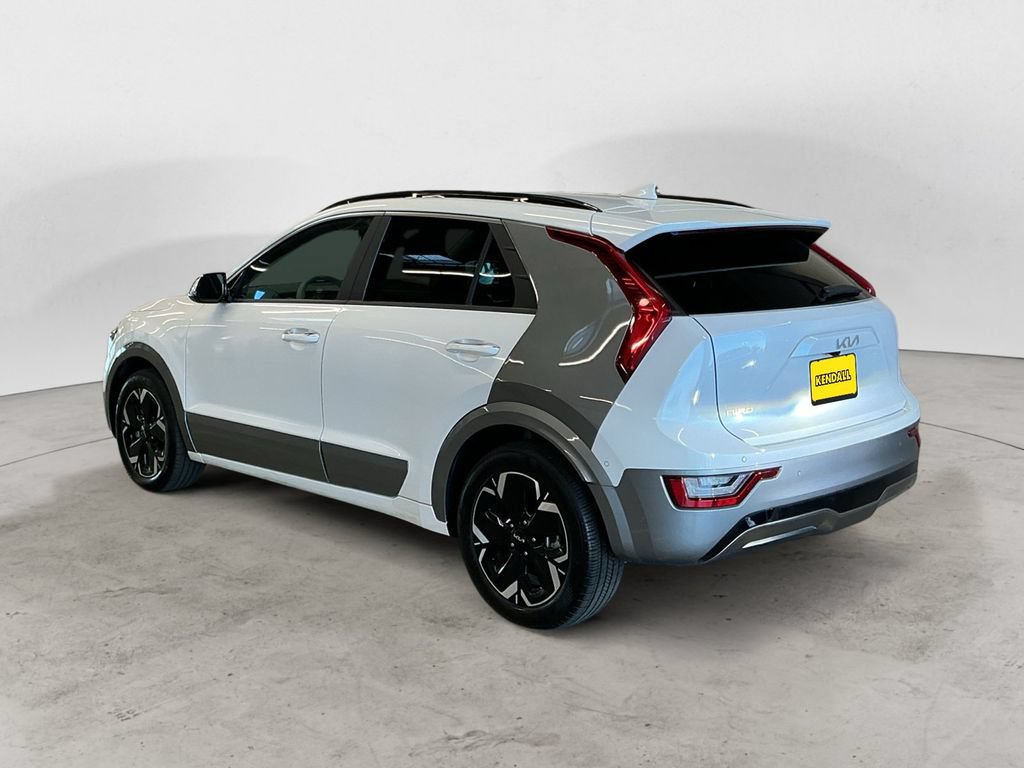 Used 2024 Kia Niro Wave w/ Wave Preserve Package FWD image 11